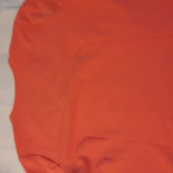 Figs scrubs top. 252 - Picture 6 of 6